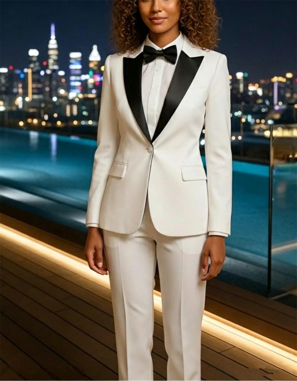 Womens Blazer - Женский костюм-двойка: белый пиджак с черными